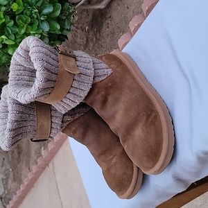 Womens brown tan waterproof suede slouchy sweater UGG boots 8